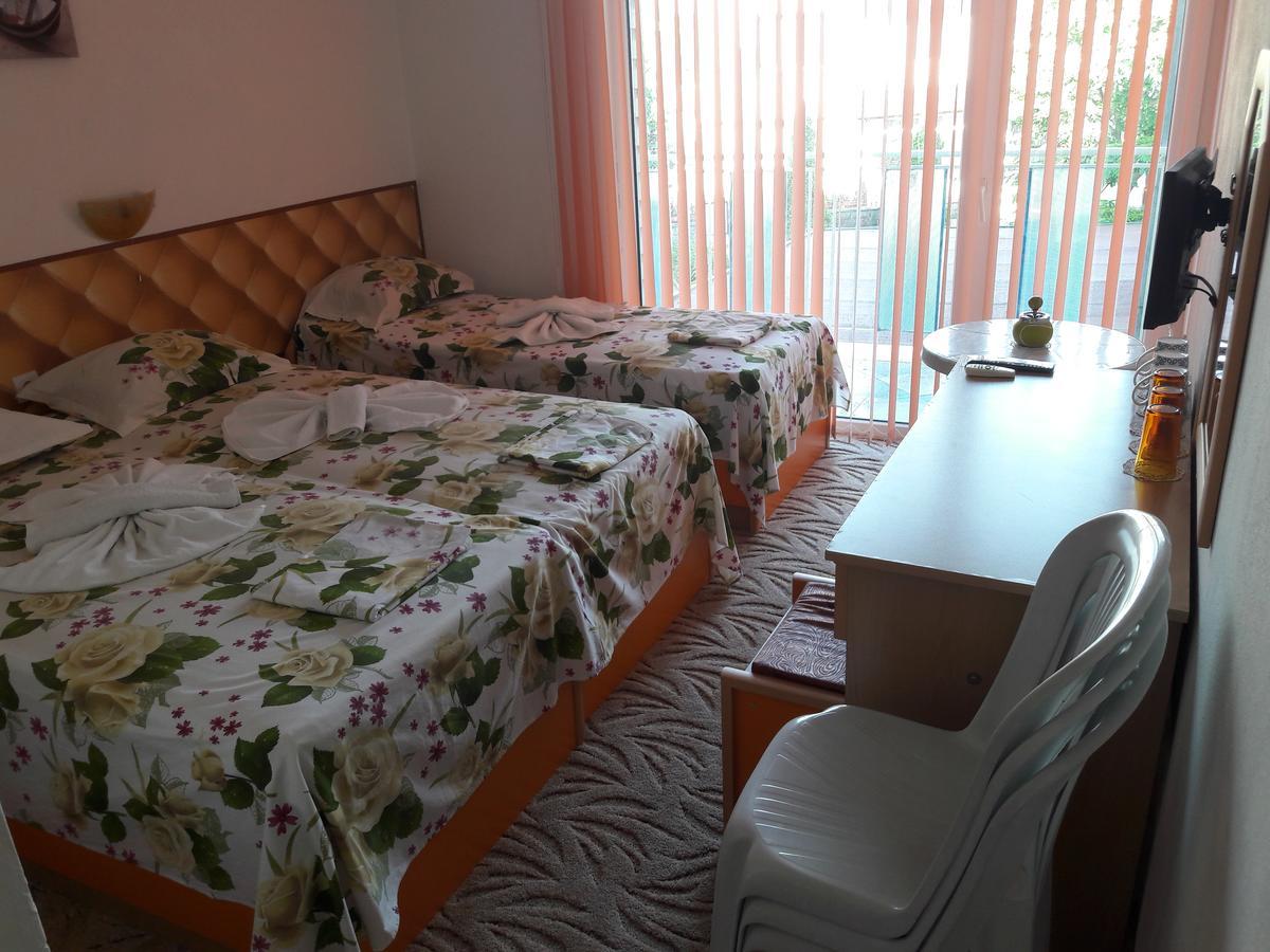 Sianie Guest House Ravda Exterior foto