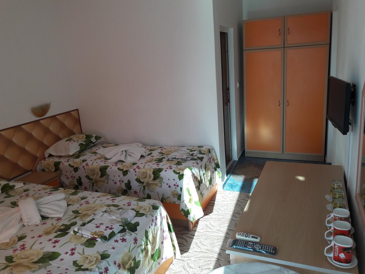 Sianie Guest House Ravda Exterior foto
