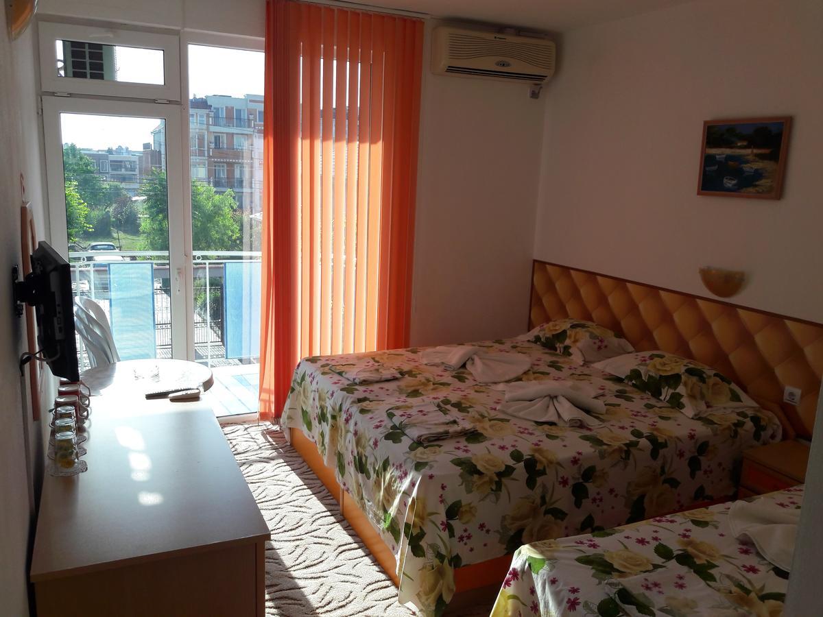 Sianie Guest House Ravda Exterior foto