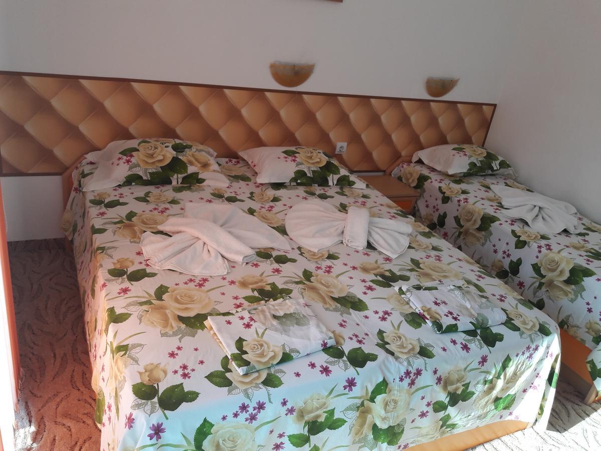 Sianie Guest House Ravda Exterior foto