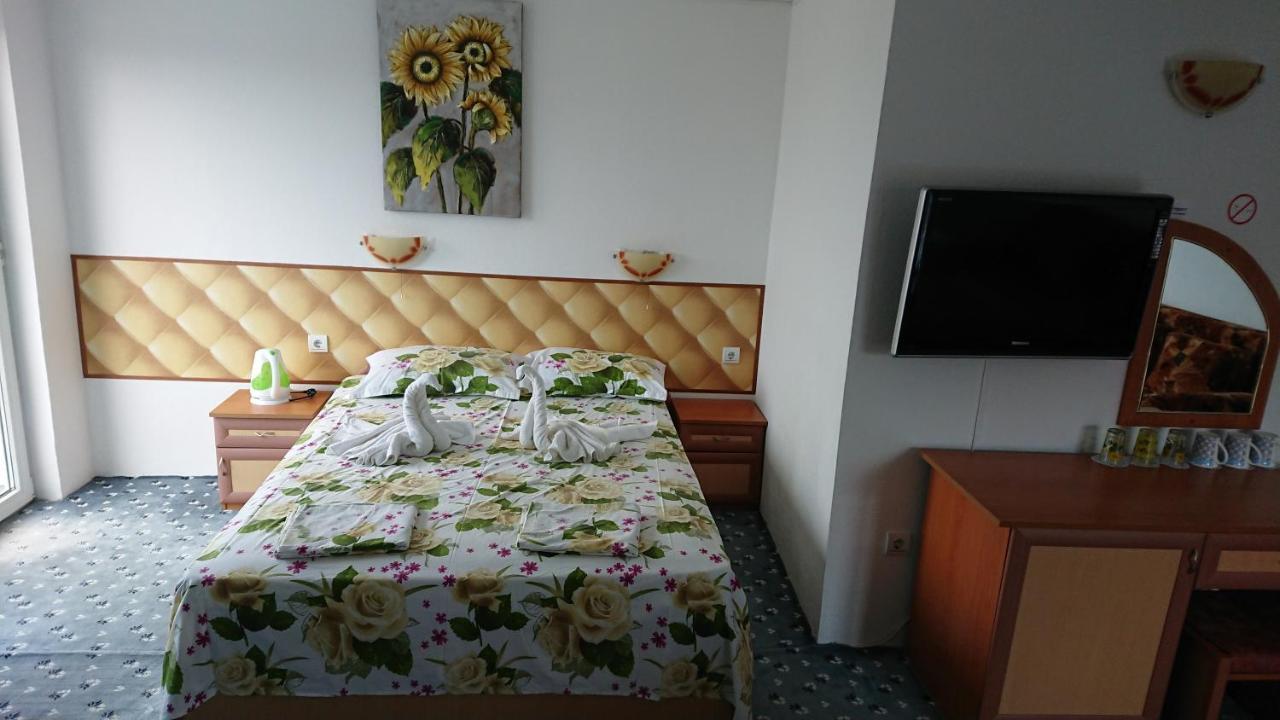 Sianie Guest House Ravda Exterior foto